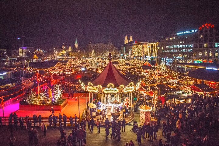 Zurich Christmas Royale and Winter Festive Illuminations: Chauffeured evening tour past Zurich's holiday light installations